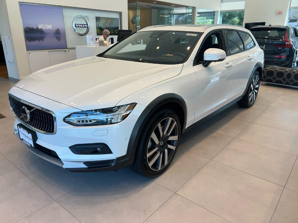 new 2025 Volvo V90 Cross Country car, priced at $68,950