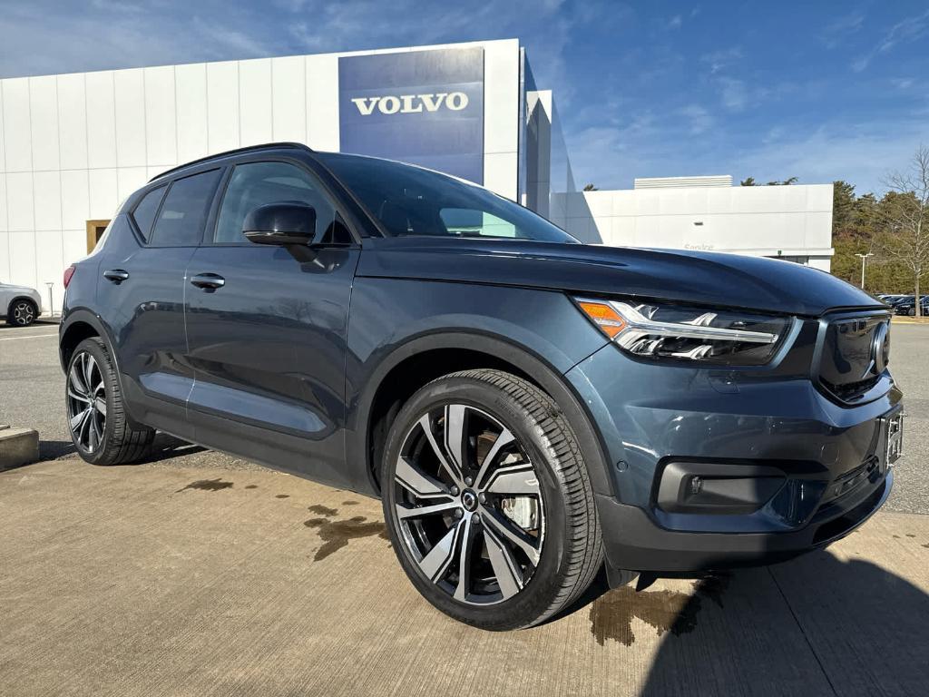 used 2022 Volvo XC40 Recharge Pure Electric car, priced at $30,200