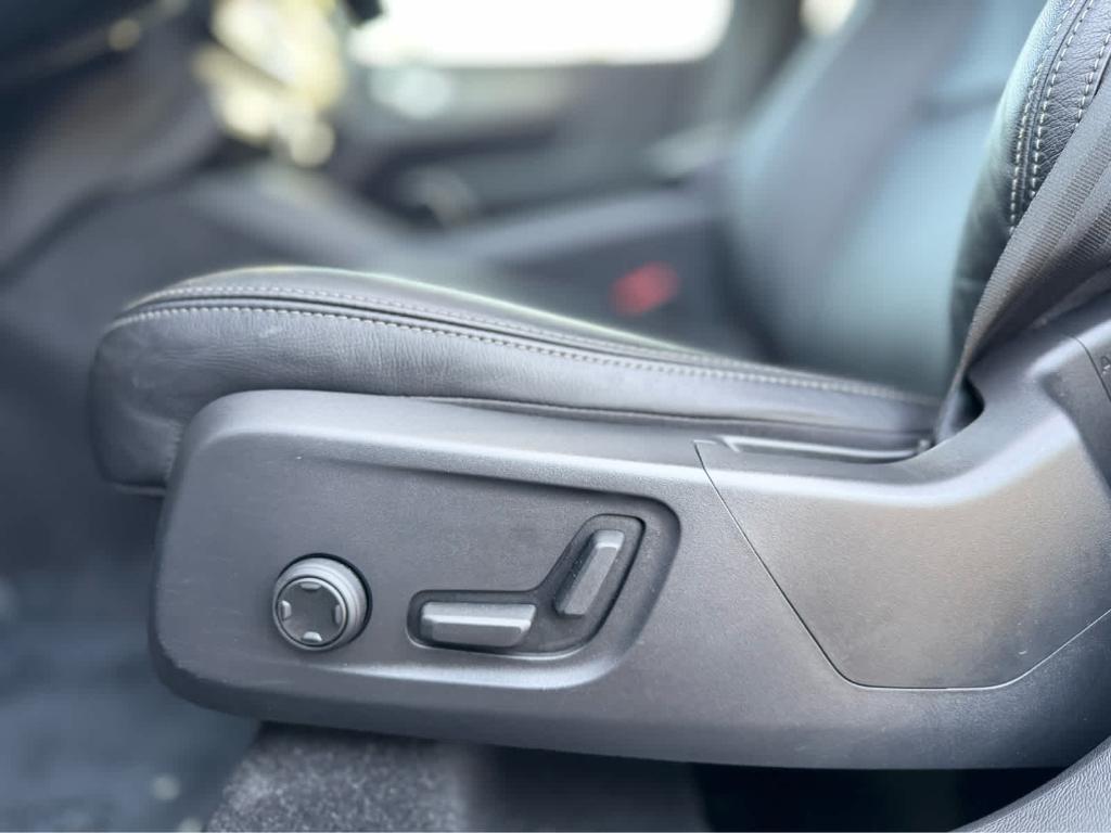 used 2023 Volvo XC40 car, priced at $28,900