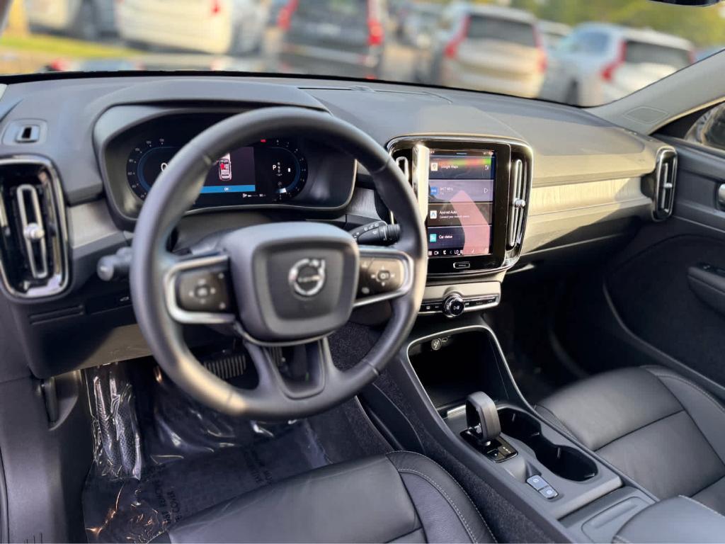 used 2023 Volvo XC40 car, priced at $28,900