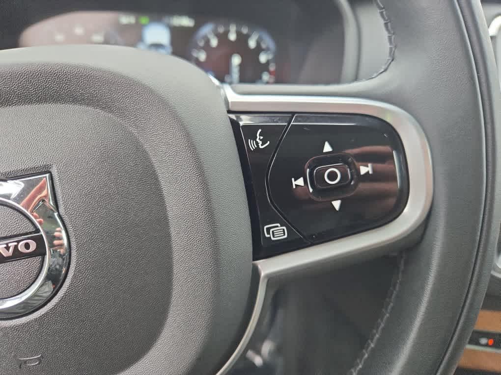 used 2022 Volvo XC90 car, priced at $40,900