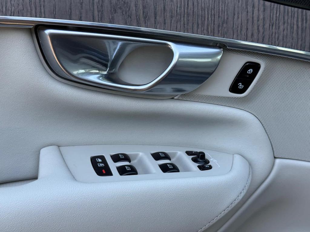 used 2023 Volvo XC90 car, priced at $40,900