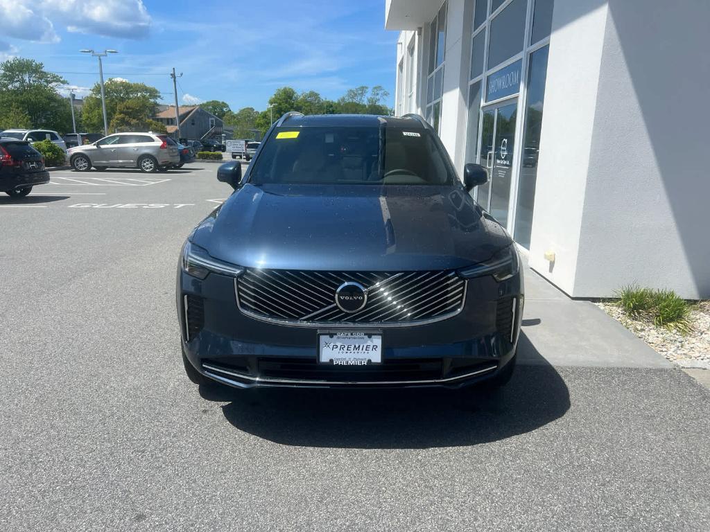 new 2025 Volvo XC90 car, priced at $61,045