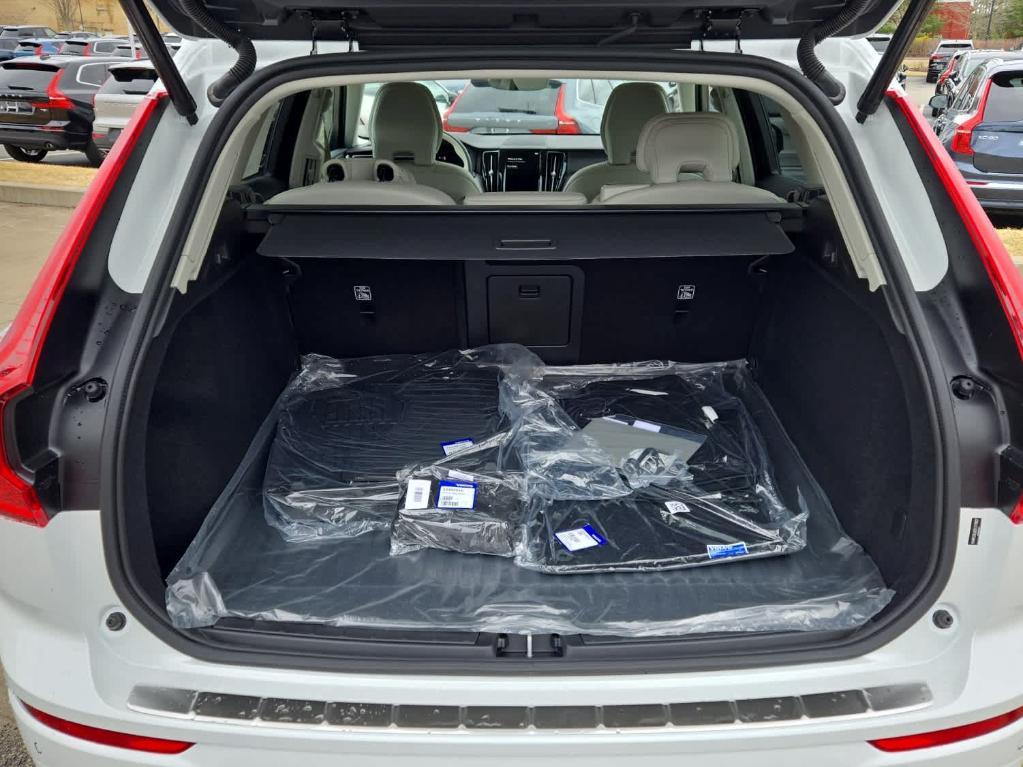 new 2025 Volvo XC60 car, priced at $51,450
