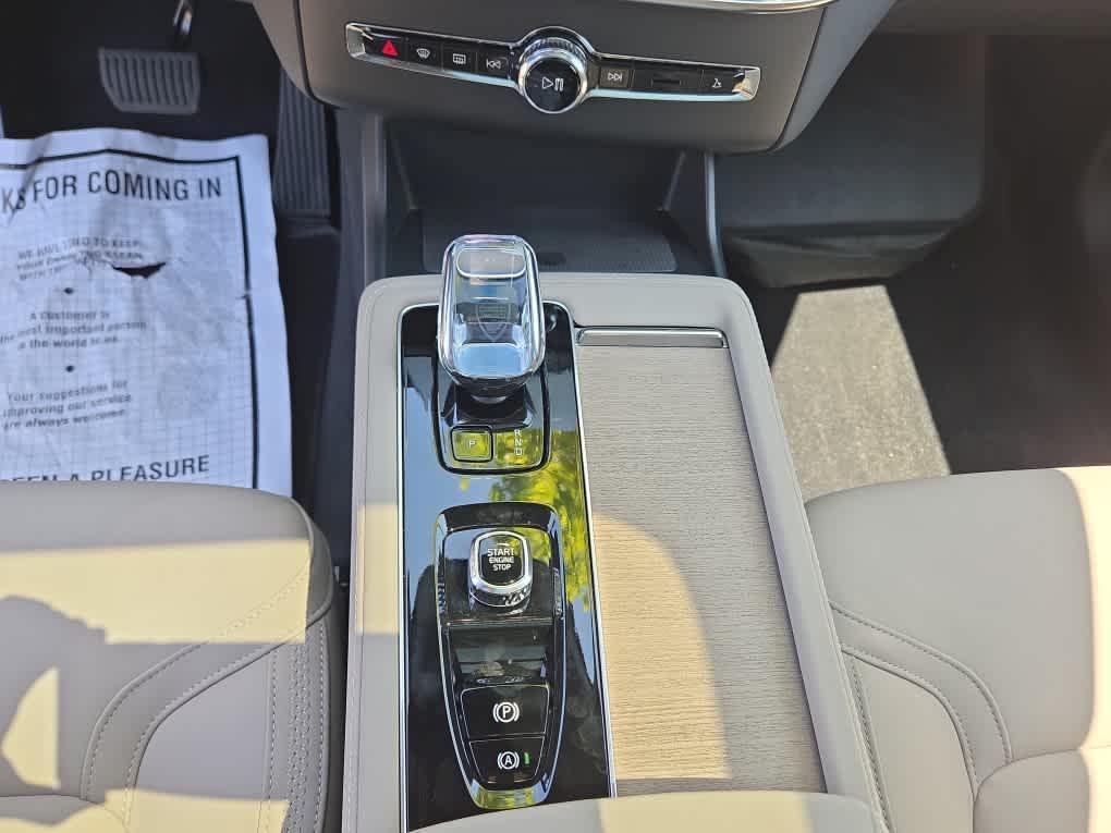 new 2025 Volvo XC90 car