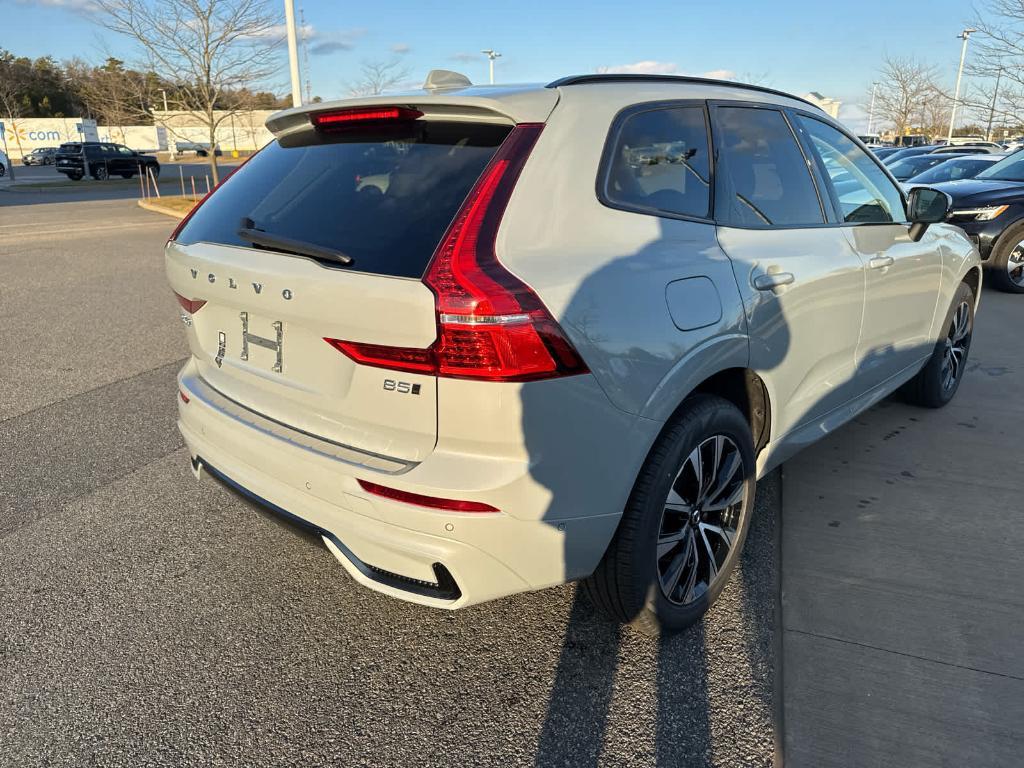 new 2025 Volvo XC60 car, priced at $54,925