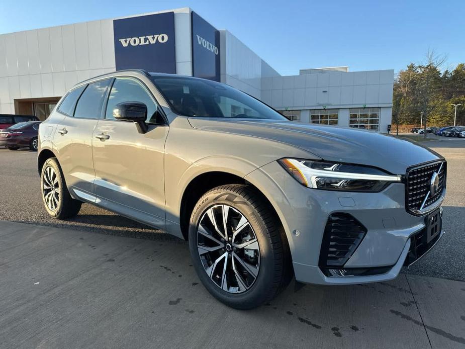 new 2025 Volvo XC60 car, priced at $54,925