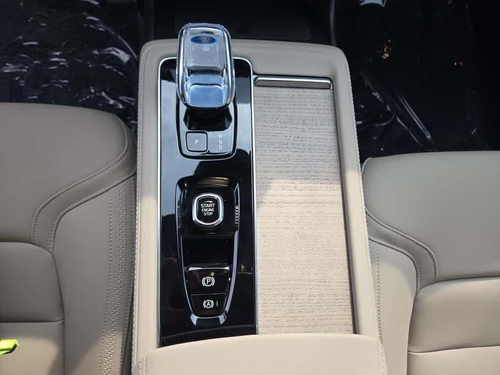 new 2025 Volvo XC90 Plug-In Hybrid car, priced at $75,785