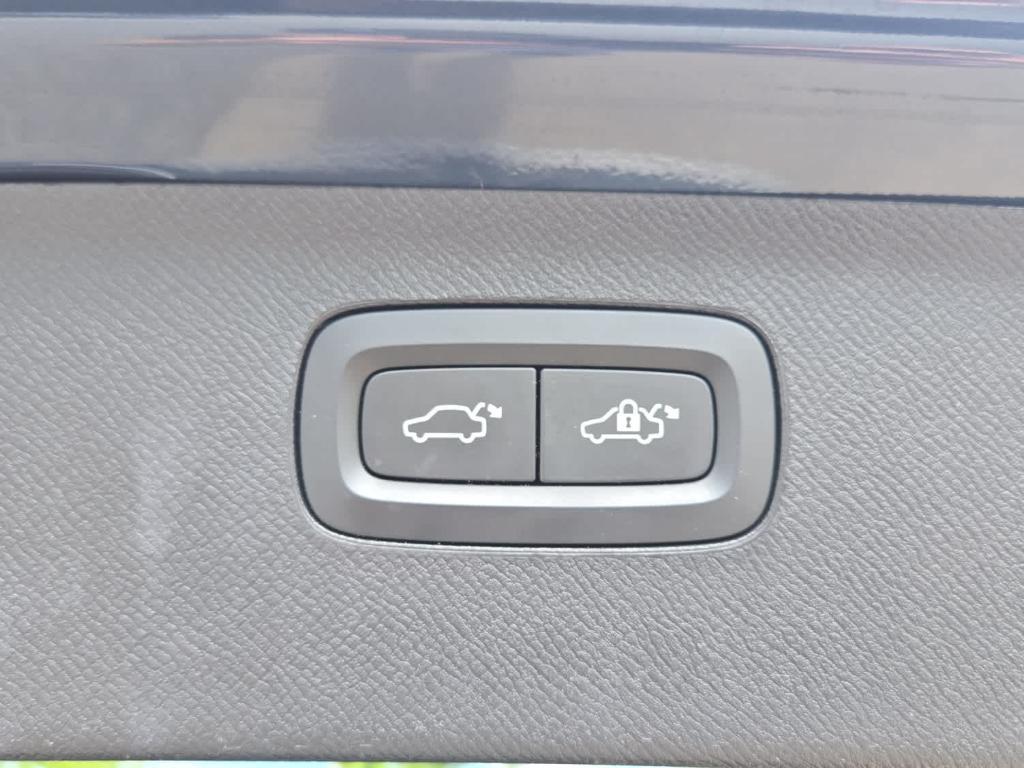 used 2022 Volvo XC90 car, priced at $40,700