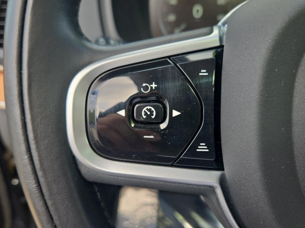 used 2022 Volvo XC90 car, priced at $40,700