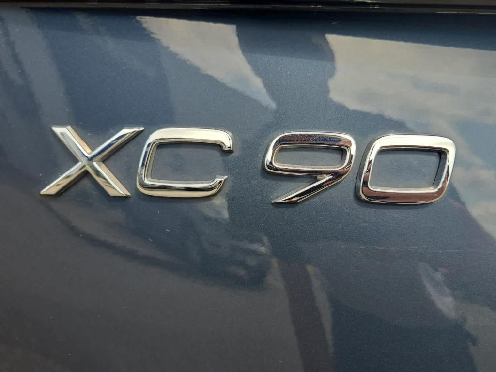 used 2022 Volvo XC90 car, priced at $40,700