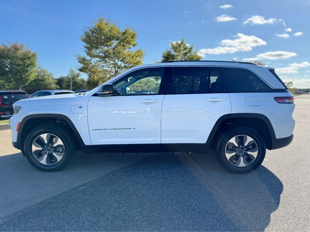 used 2022 Jeep Grand Cherokee 4xe car, priced at $31,900