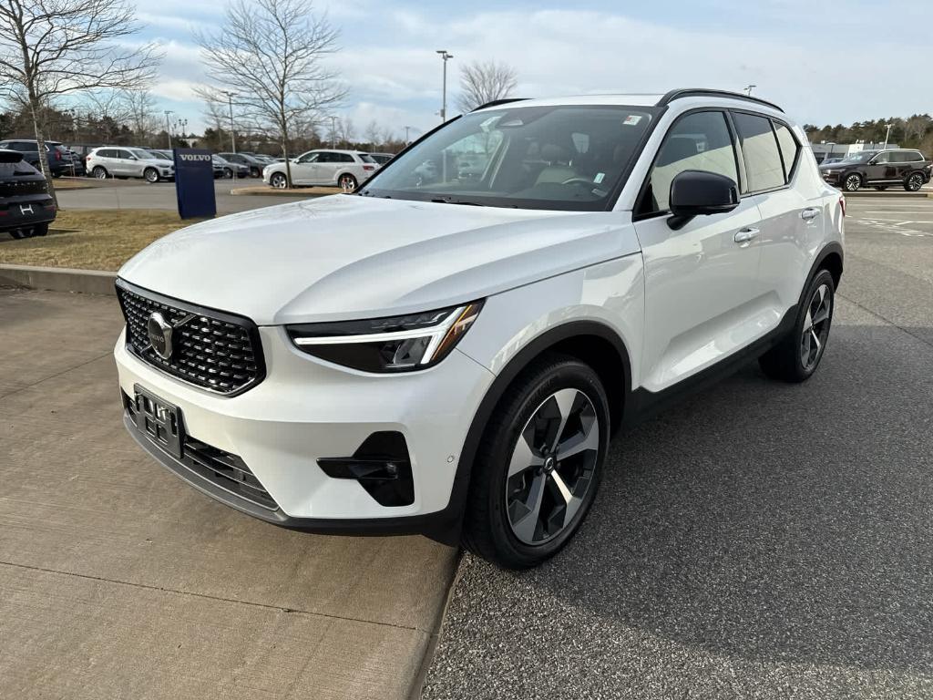 used 2024 Volvo XC40 car, priced at $33,700