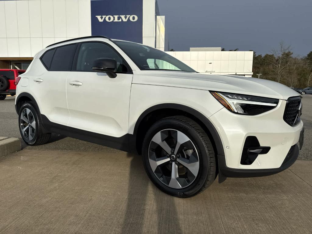 used 2024 Volvo XC40 car, priced at $33,700