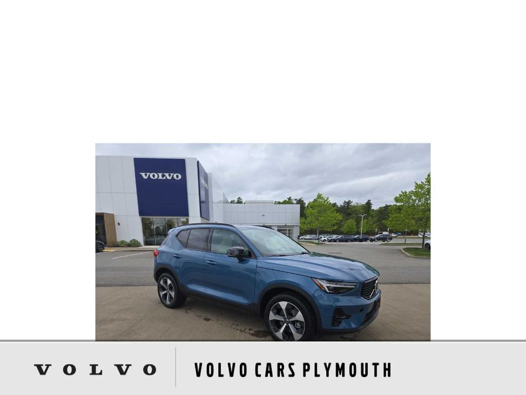 new 2025 Volvo XC40 car, priced at $49,585