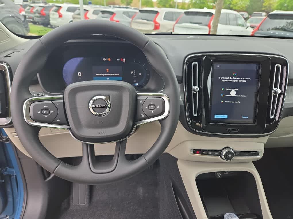 new 2025 Volvo XC40 car, priced at $49,585