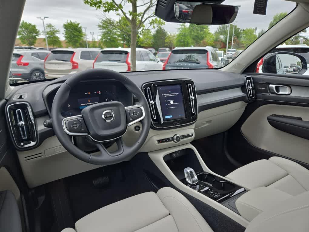 new 2025 Volvo XC40 car, priced at $49,585