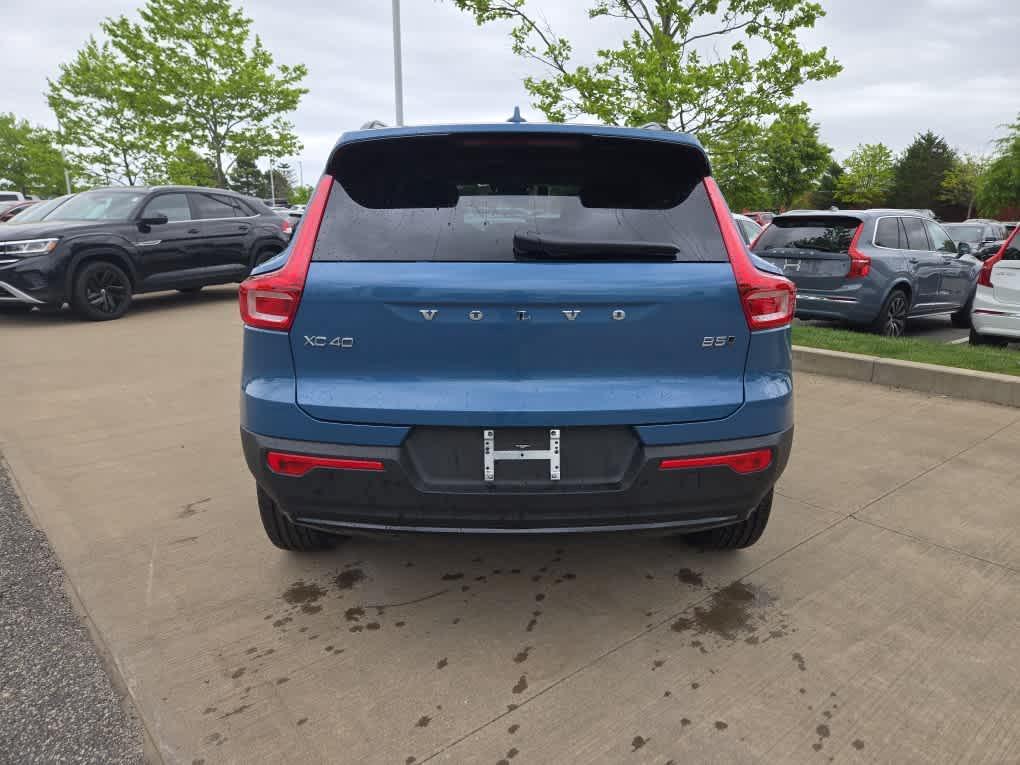 new 2025 Volvo XC40 car, priced at $49,585