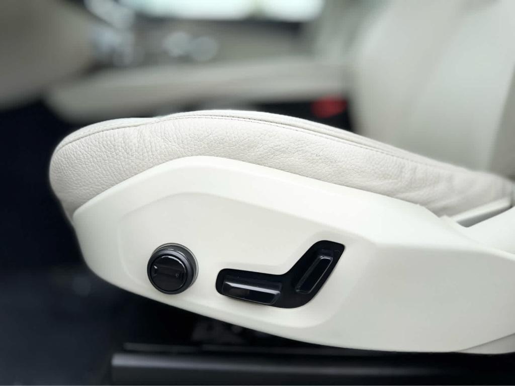 used 2024 Volvo XC90 car, priced at $40,900