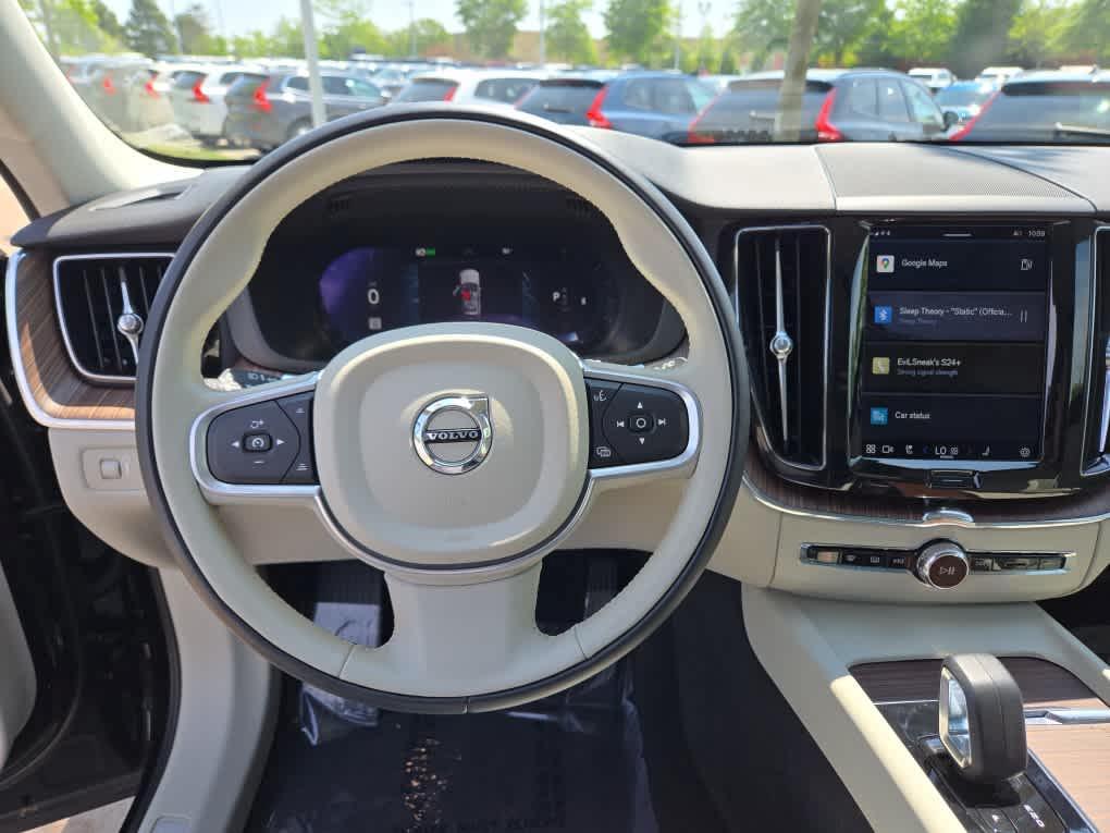 used 2022 Volvo XC60 car, priced at $34,600