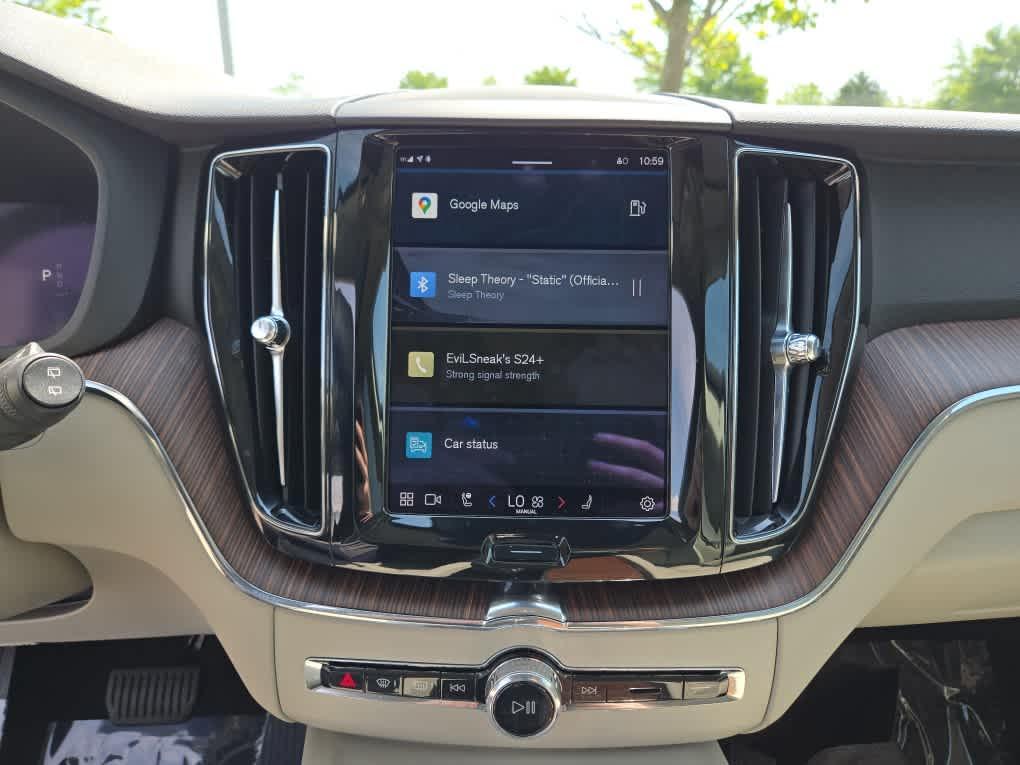 used 2022 Volvo XC60 car, priced at $34,600