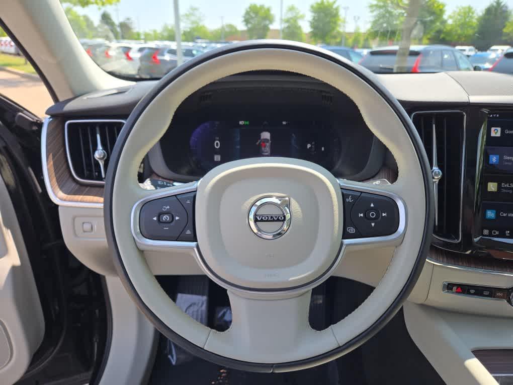 used 2022 Volvo XC60 car, priced at $34,600