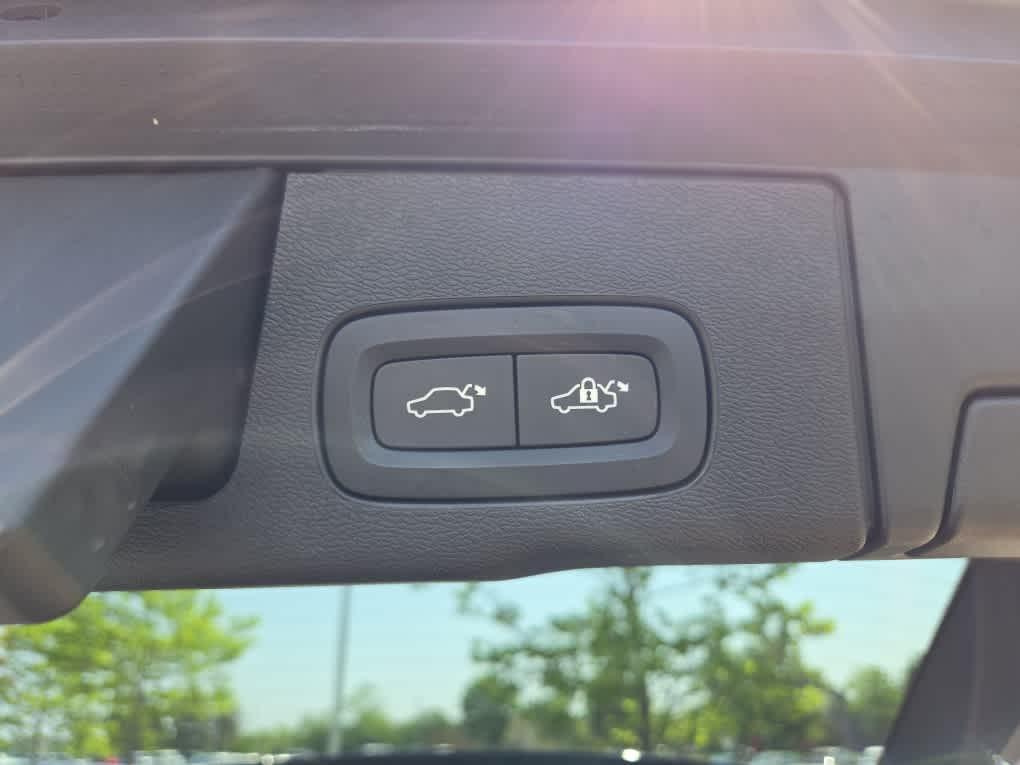 used 2022 Volvo XC60 car, priced at $34,600