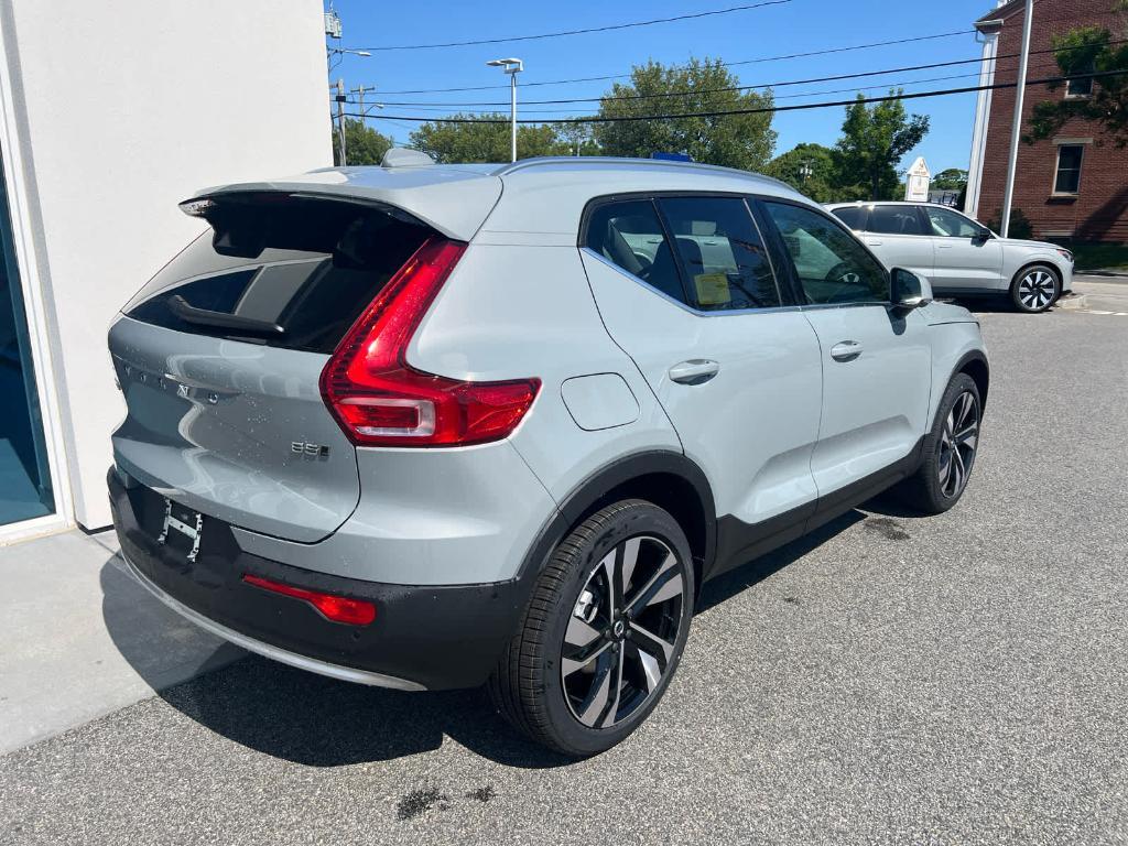 new 2025 Volvo XC40 car, priced at $51,060