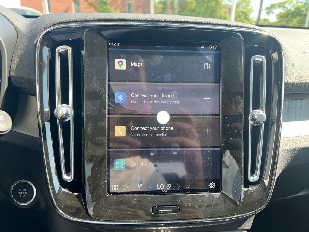 new 2025 Volvo XC40 car, priced at $51,060