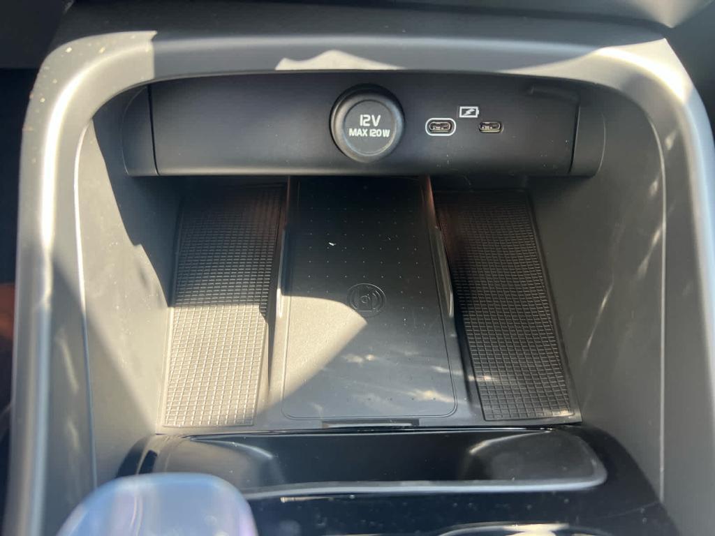 new 2025 Volvo XC40 car, priced at $51,060