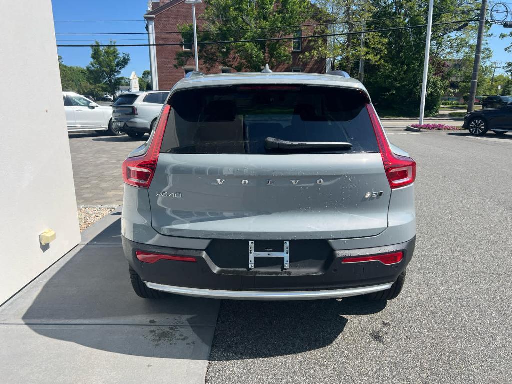 new 2025 Volvo XC40 car, priced at $51,060