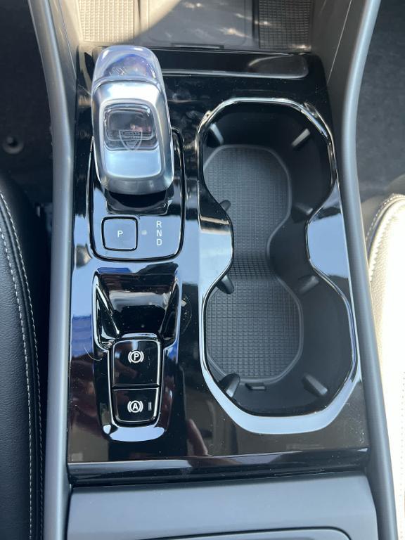 new 2025 Volvo XC40 car, priced at $51,060