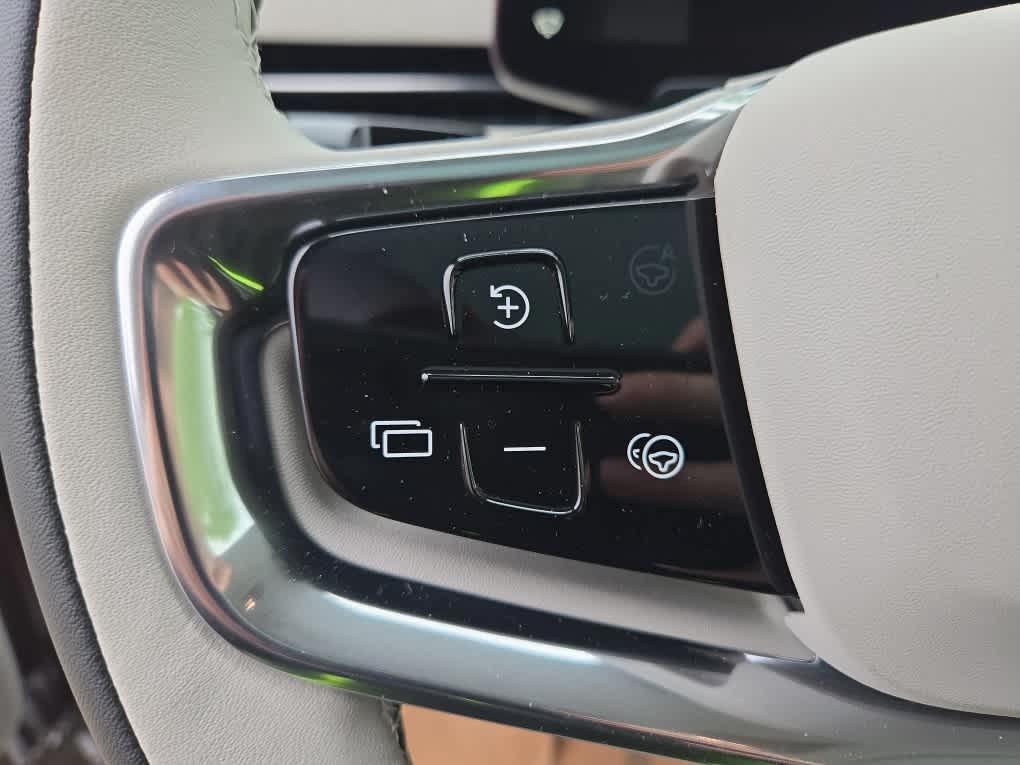 new 2025 Volvo EX90 car, priced at $84,440
