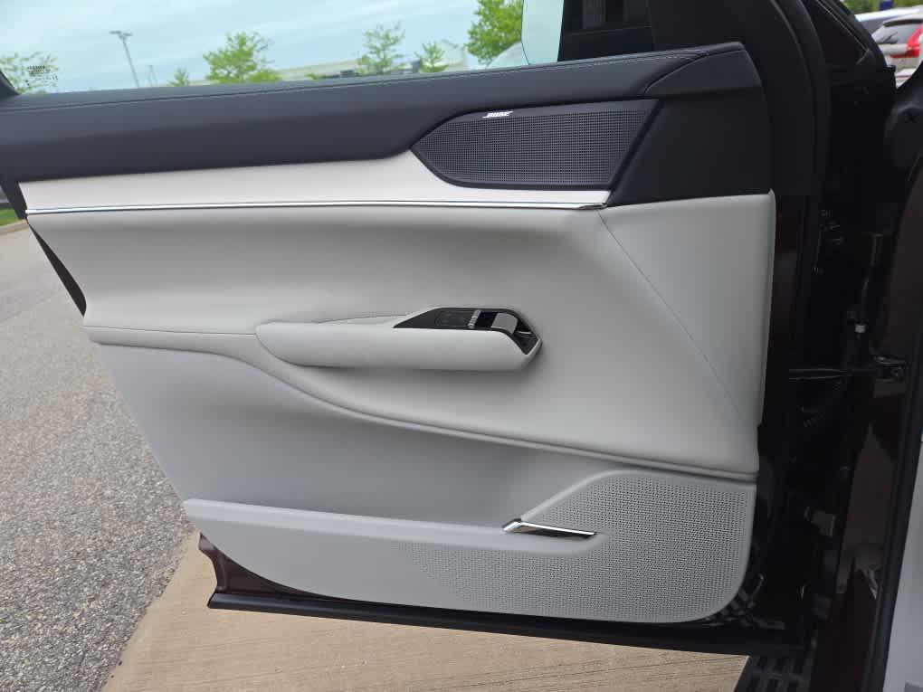 new 2025 Volvo EX90 car, priced at $84,440