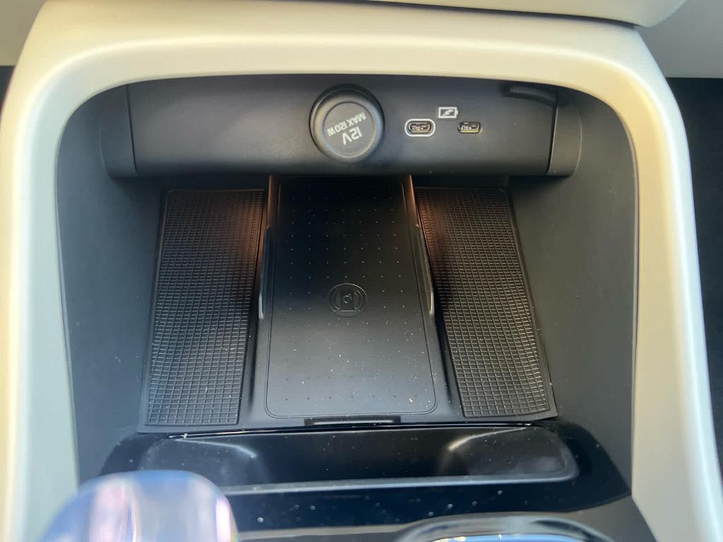 new 2025 Volvo XC40 car