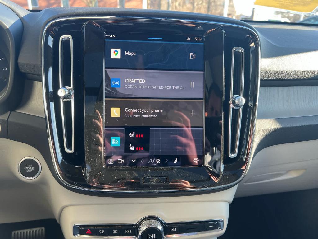 new 2025 Volvo XC40 car