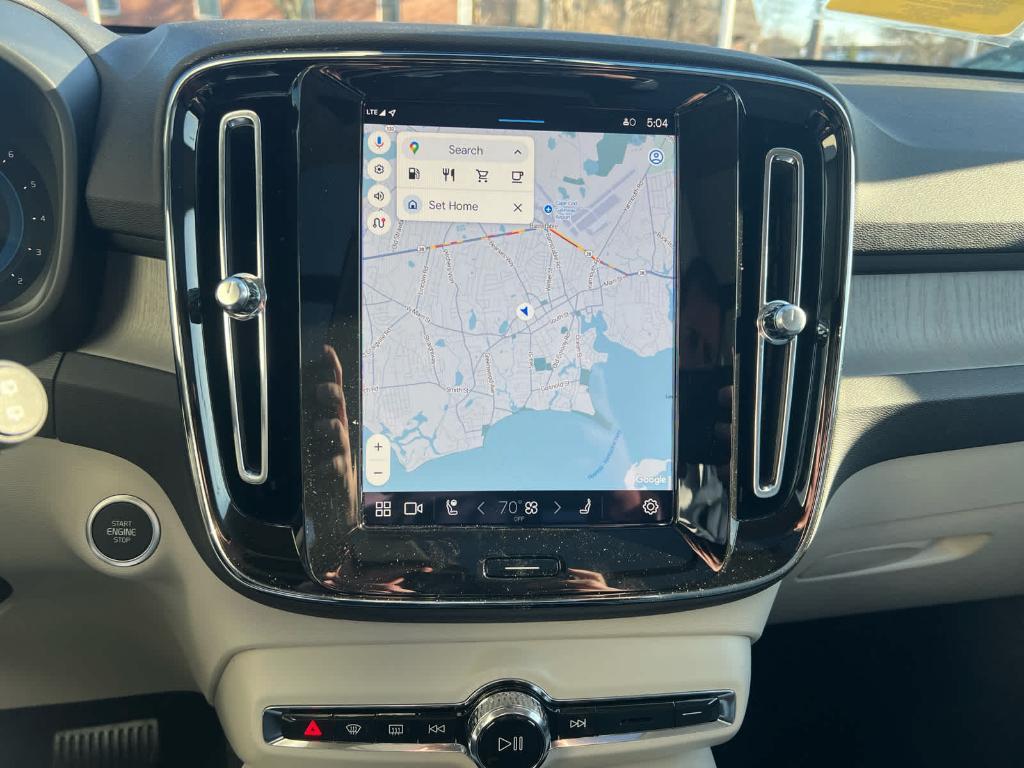 new 2025 Volvo XC40 car