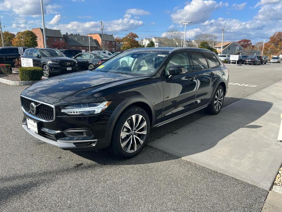 new 2025 Volvo V90 Cross Country car, priced at $61,745