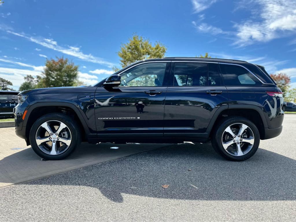 used 2022 Jeep Grand Cherokee 4xe car, priced at $31,900