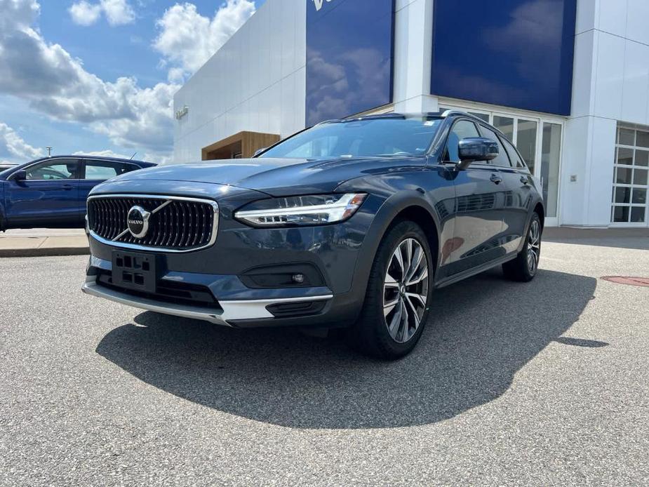 used 2022 Volvo V90 Cross Country car, priced at $40,800