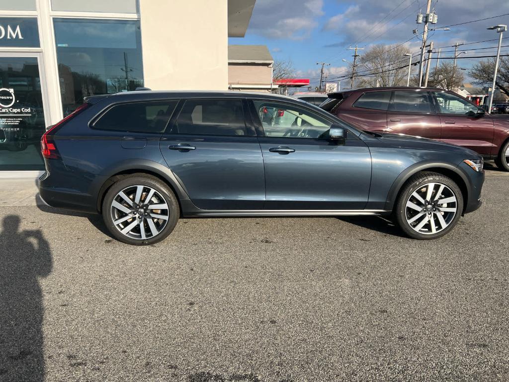 new 2025 Volvo V90 Cross Country car, priced at $63,750