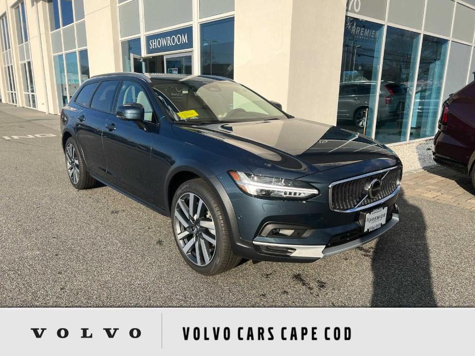 new 2025 Volvo V90 Cross Country car, priced at $63,750