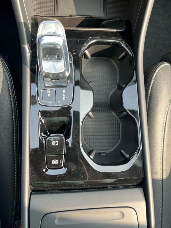 new 2025 Volvo XC40 car, priced at $49,810