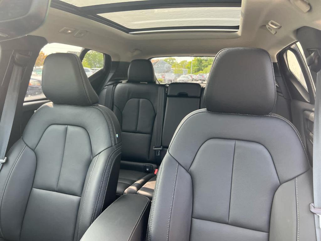 new 2025 Volvo XC40 car, priced at $49,810