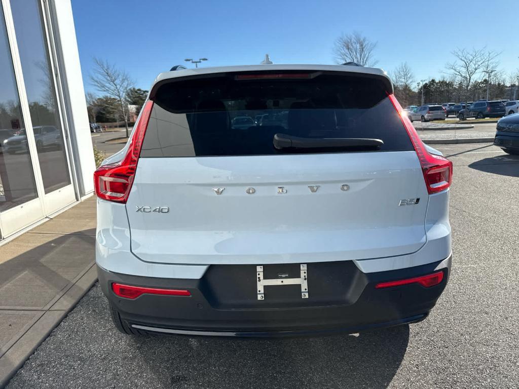 new 2025 Volvo XC40 car, priced at $49,790