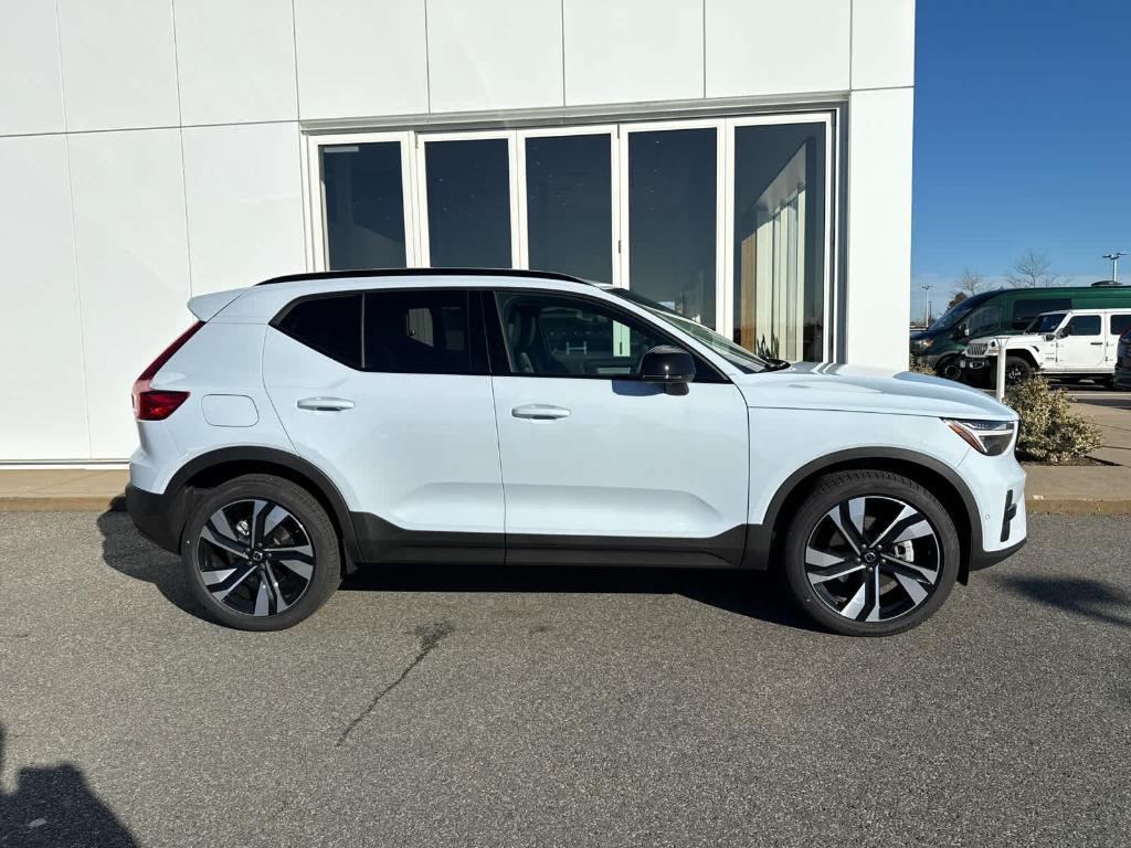 new 2025 Volvo XC40 car, priced at $49,790