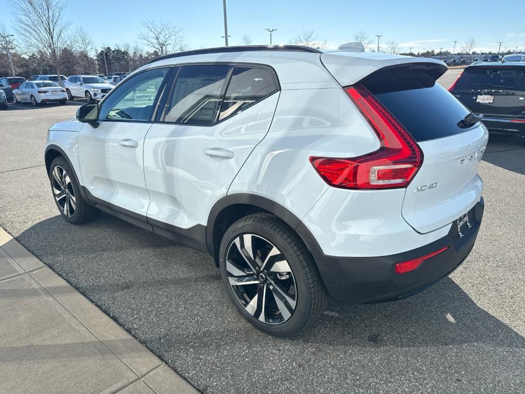 new 2025 Volvo XC40 car, priced at $49,790