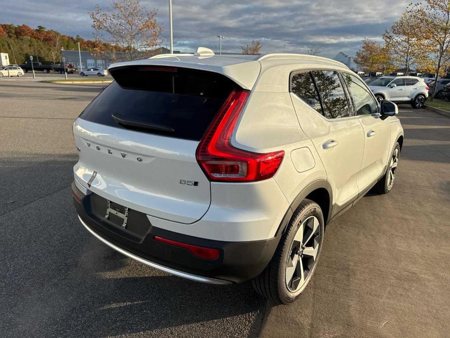 new 2025 Volvo XC40 car, priced at $48,315