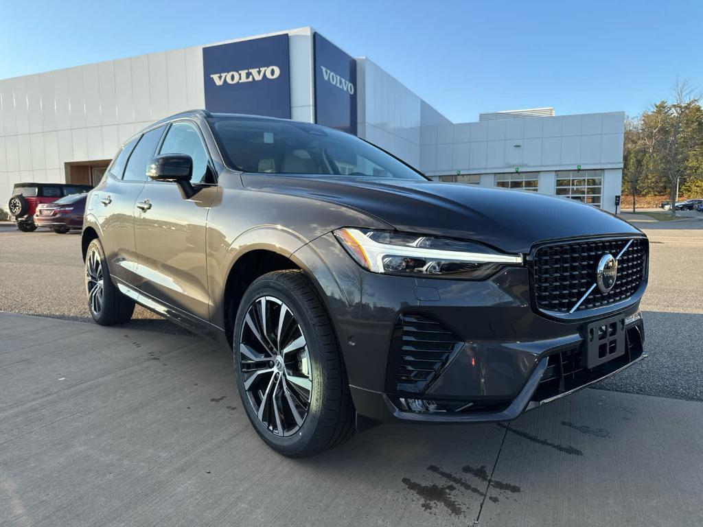 new 2025 Volvo XC60 car, priced at $56,525