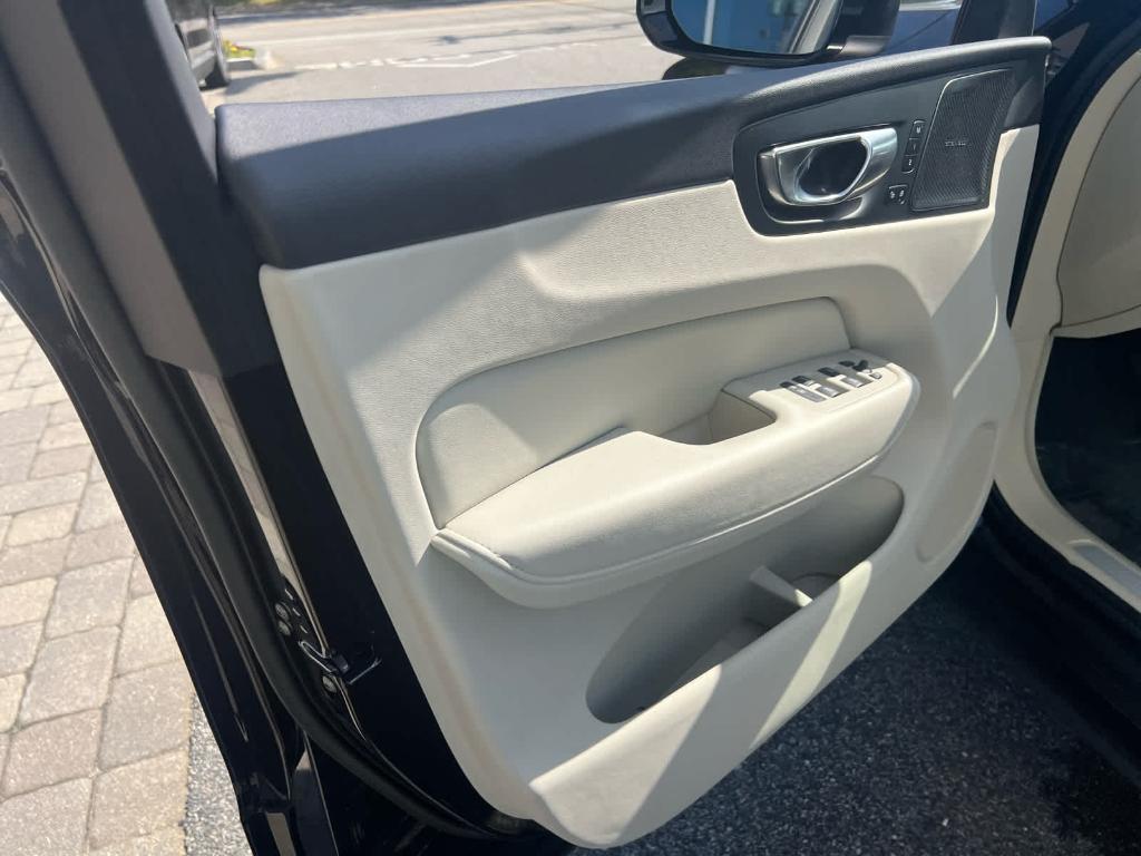 used 2022 Volvo XC60 car, priced at $34,400